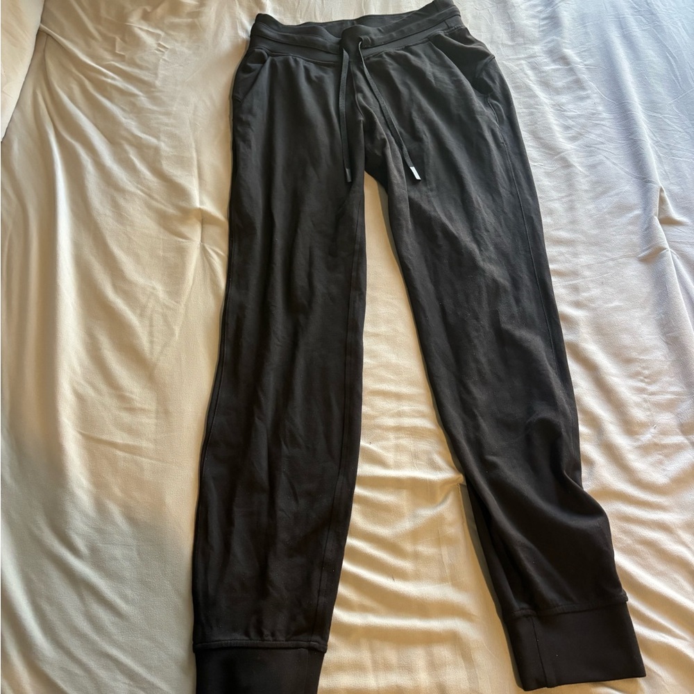 lululemon black joggers
